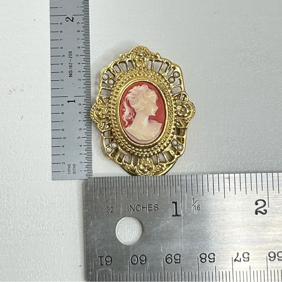 1928 Scarf Clip Cameo Gold Tone and Tiny Faux Pearls - Picture 6 of 8